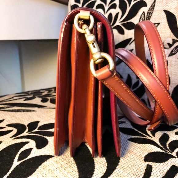 Coach Riley - Picture 4 of 7